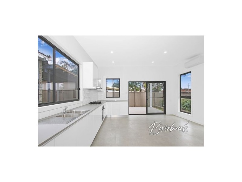 8A Rowena Street, Greystanes NSW 2145