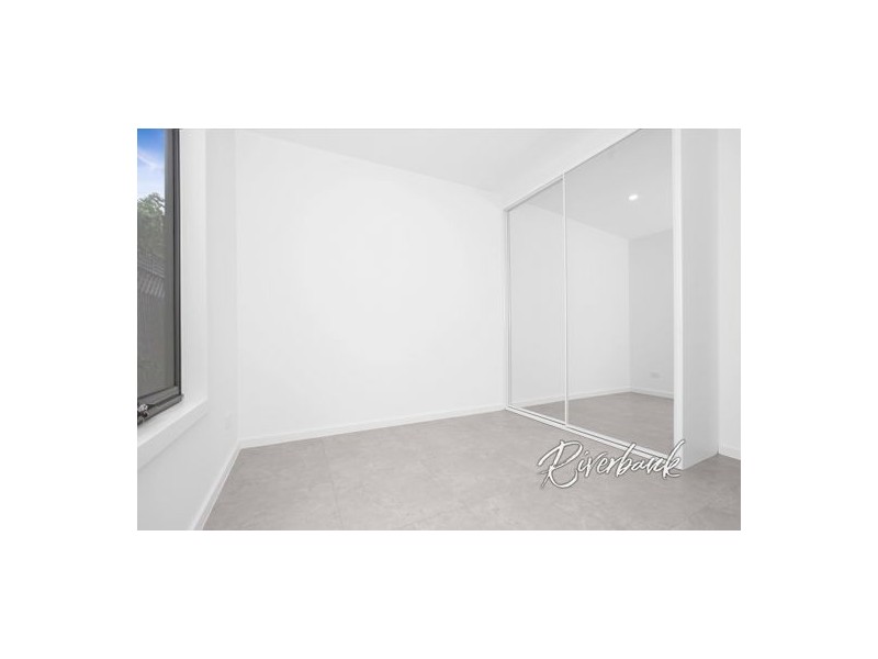 8A Rowena Street, Greystanes NSW 2145