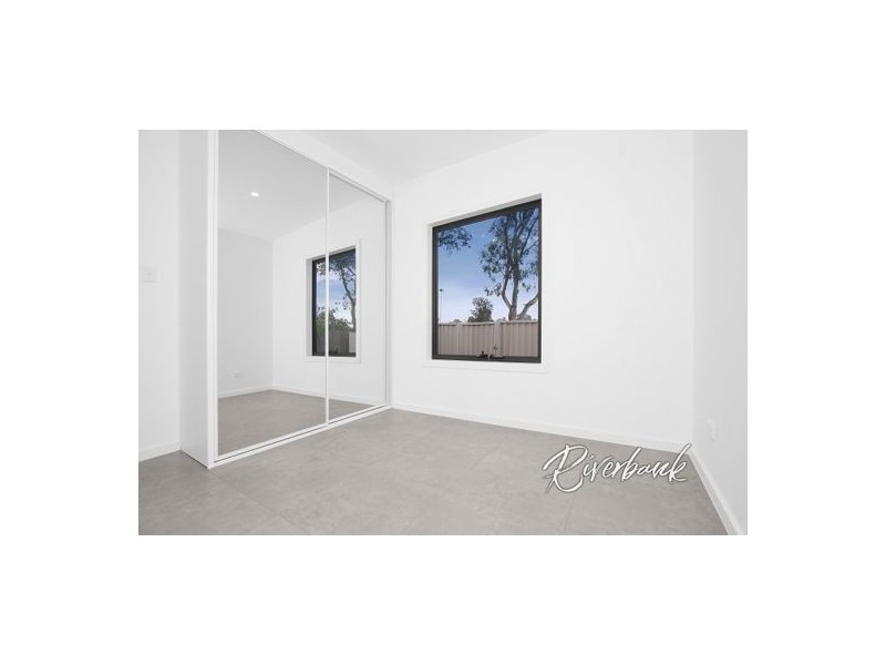 8A Rowena Street, Greystanes NSW 2145