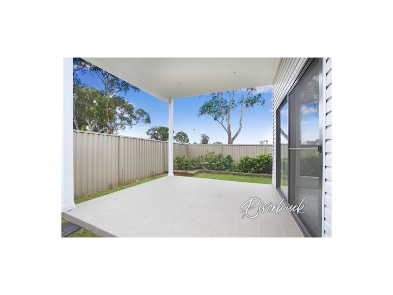 8A Rowena Street, Greystanes NSW 2145