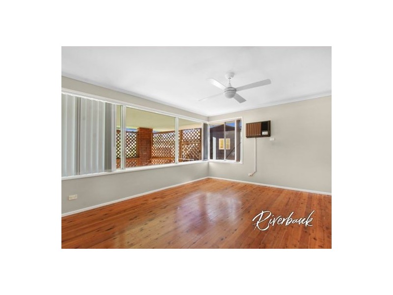 5 Memphis Crescent, Toongabbie NSW 2146