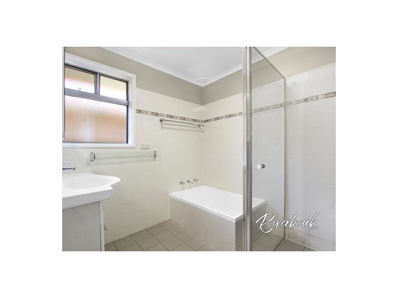 5 Memphis Crescent, Toongabbie NSW 2146