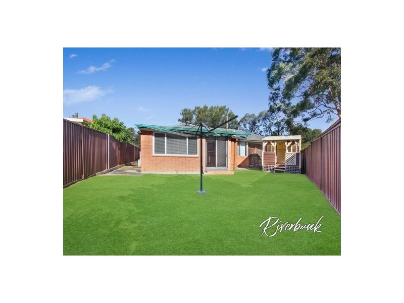 5 Memphis Crescent, Toongabbie NSW 2146