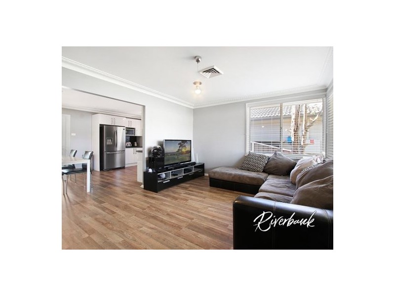 31 Carnation St, Greystanes NSW 2145