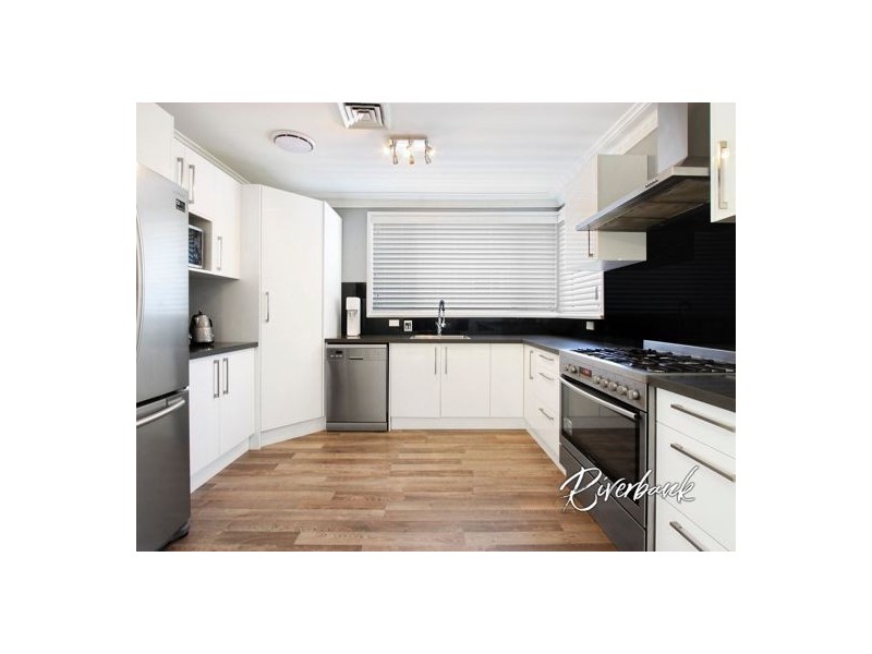 31 Carnation St, Greystanes NSW 2145