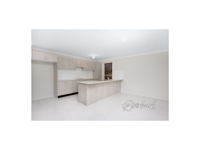 76 Kingsbury Road, Edmondson Park NSW 2174