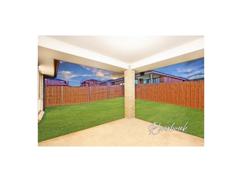 76 Kingsbury Road, Edmondson Park NSW 2174