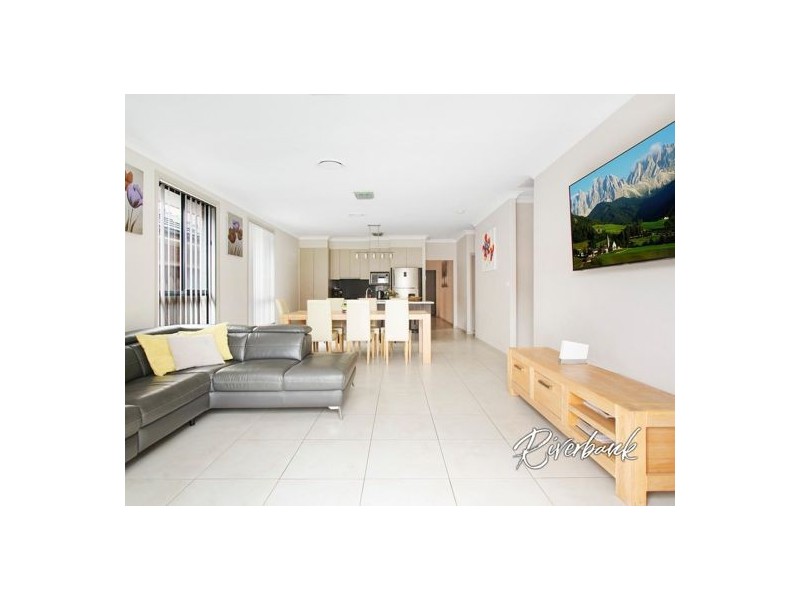 7 Warin Ave, Pemulwuy NSW 2145