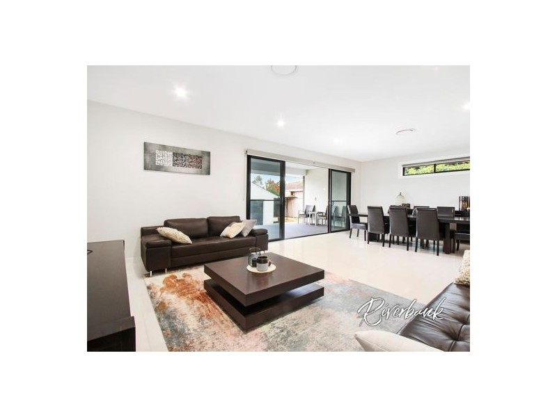 15 Roberta Street, Greystanes NSW 2145