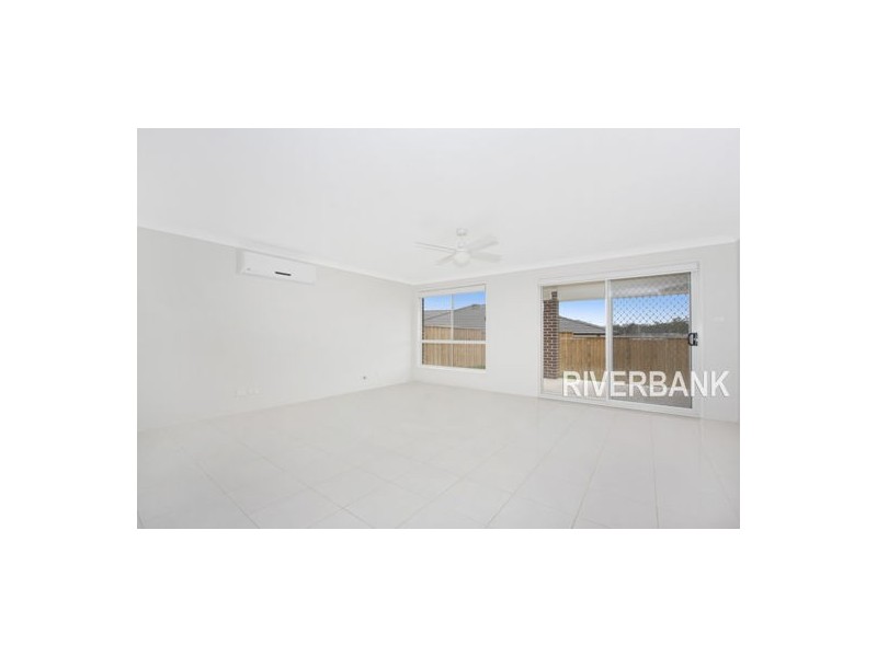 4 Fortune Street, Glenfield NSW 2167