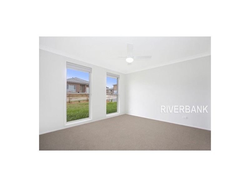 4 Fortune Street, Glenfield NSW 2167