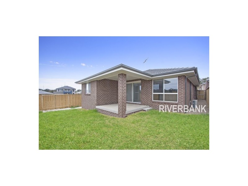 4 Fortune Street, Glenfield NSW 2167
