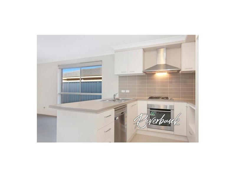 28 Affleck Gardens, Middleton Grange NSW 2171