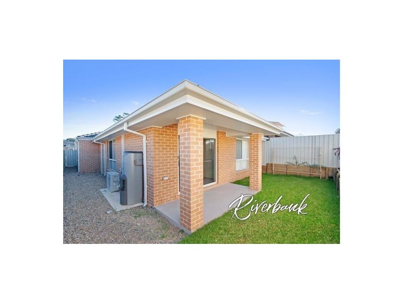 28 Affleck Gardens, Middleton Grange NSW 2171