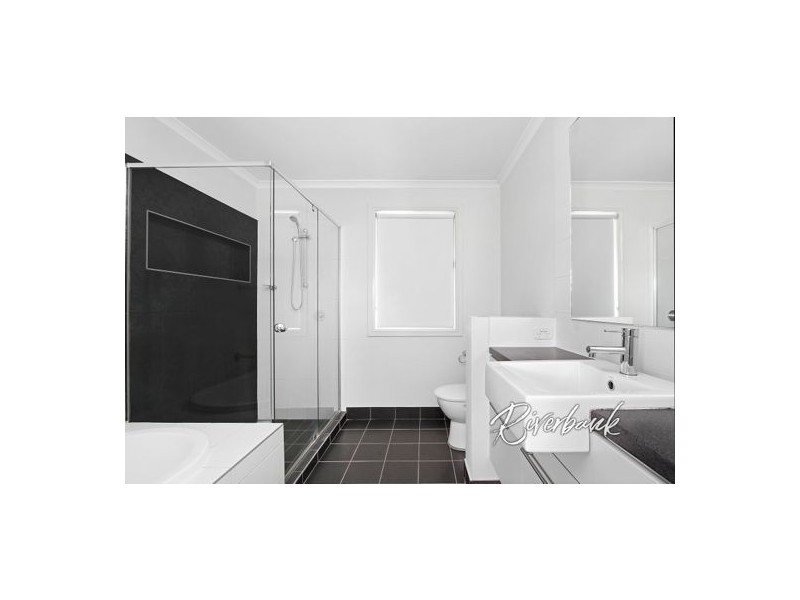 42 Grazier Cct, Pemulwuy NSW 2145