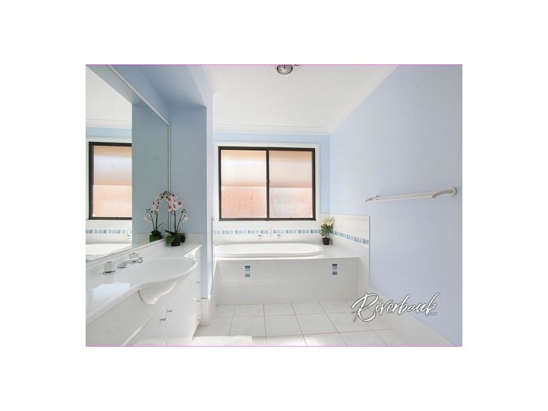 21 Edward Dr, Pemulwuy NSW 2145