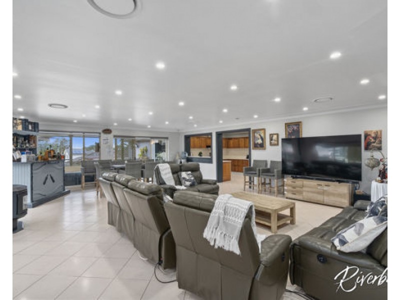 11 Grevillea Crescent, Greystanes NSW 2145