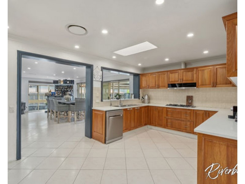 11 Grevillea Crescent, Greystanes NSW 2145