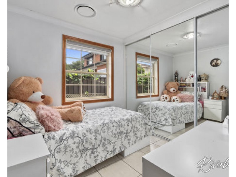 11 Grevillea Crescent, Greystanes NSW 2145