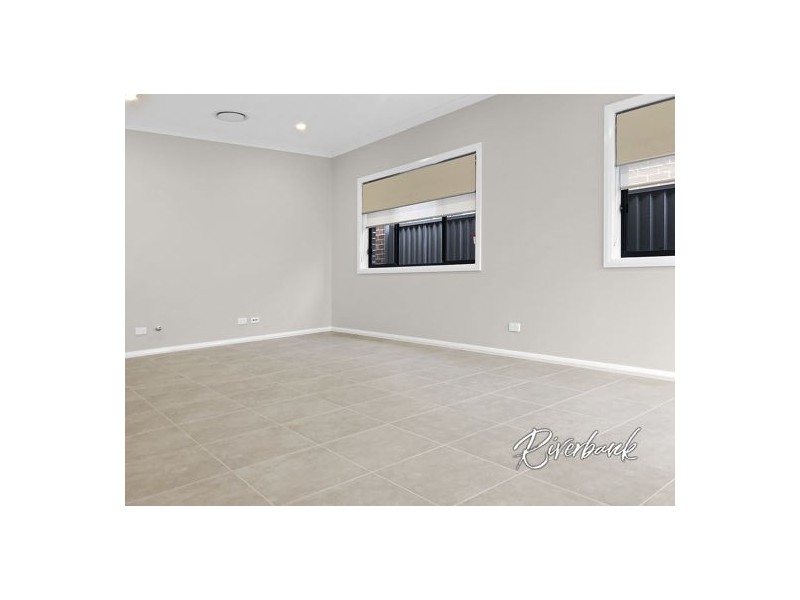 16 Florentine Parade, Marsden Park NSW 2765