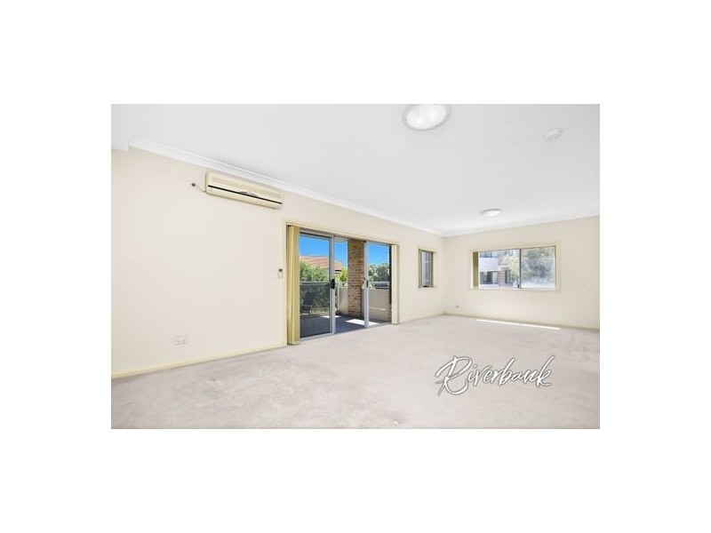 8/8 Refractory Court, Holroyd NSW 2142