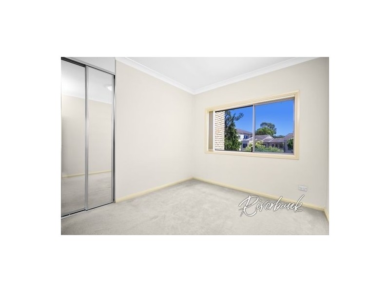 8/8 Refractory Court, Holroyd NSW 2142