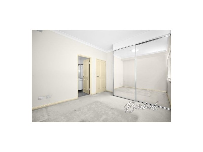 8/8 Refractory Court, Holroyd NSW 2142