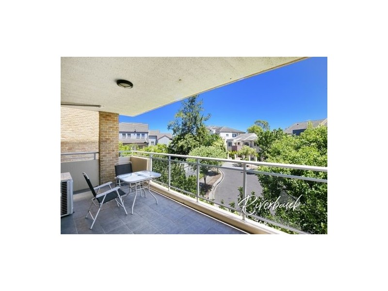 8/8 Refractory Court, Holroyd NSW 2142