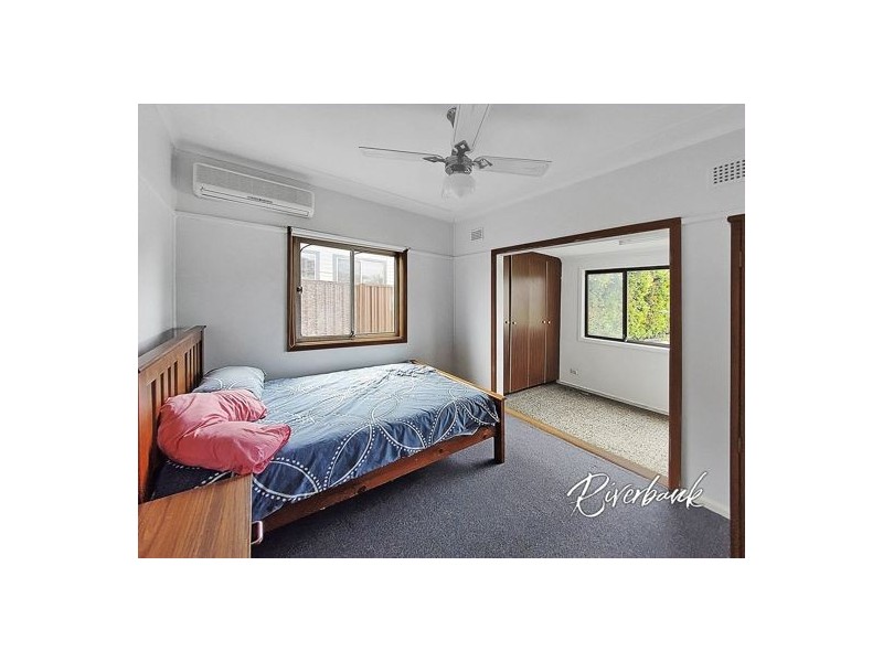 8 Leach Road, Guildford NSW 2161