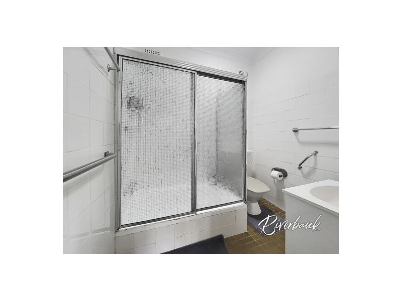 8 Leach Road, Guildford NSW 2161