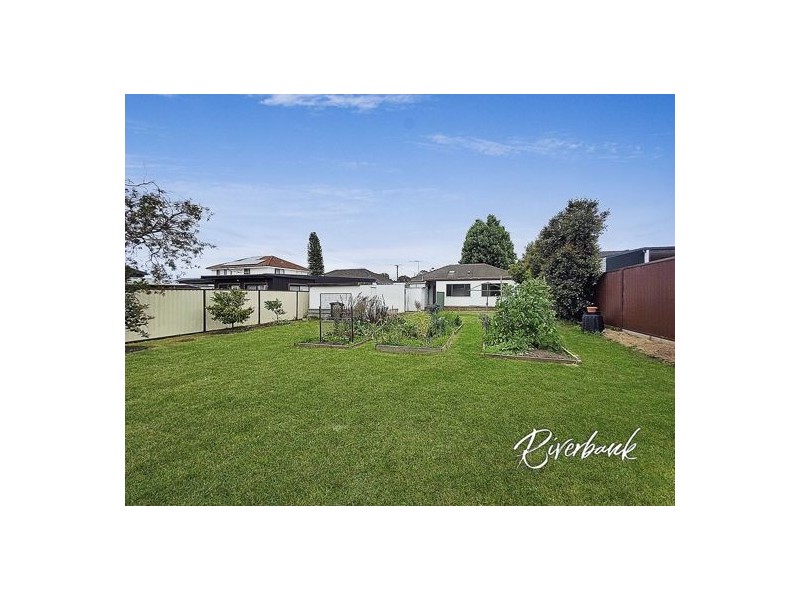 8 Leach Road, Guildford NSW 2161