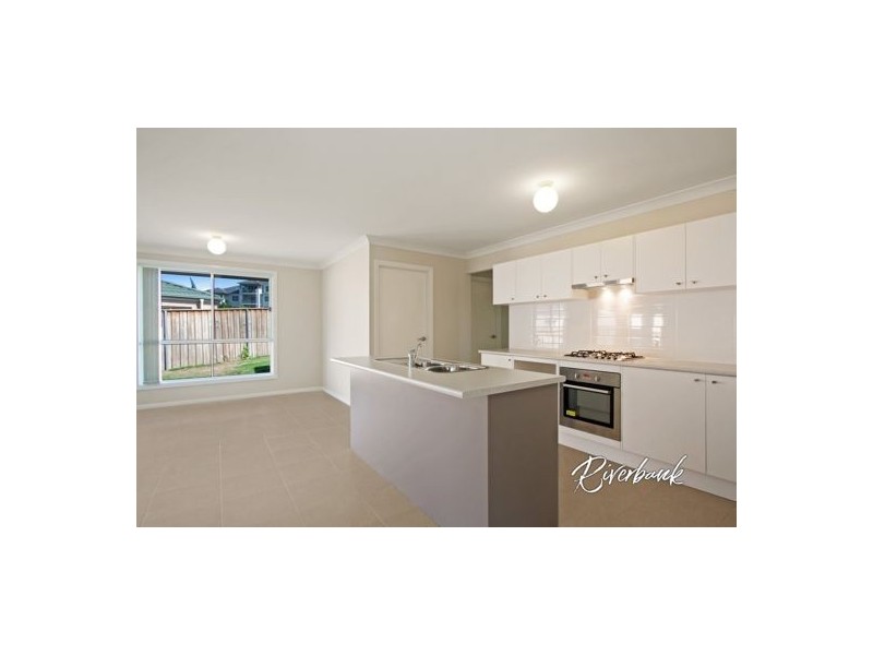 21 Jarvisfield Place, Macquarie Links NSW 2565