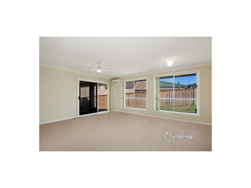 21 Jarvisfield Place, Macquarie Links NSW 2565