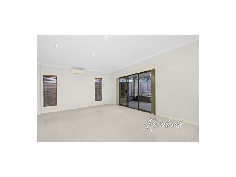 661 Henry Lawson Drive, East Hills NSW 2213