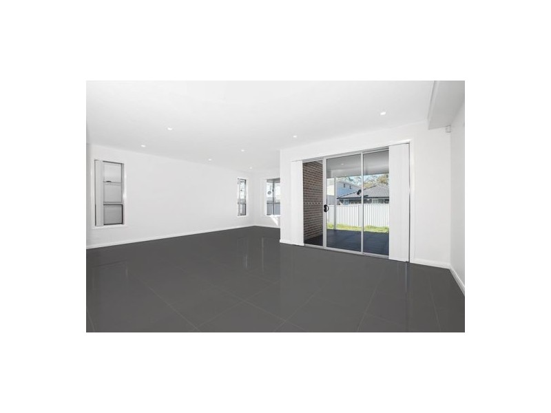 11 Glenholme Drive, Glenmore Park NSW 2745