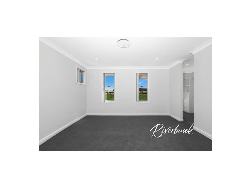 11 Glenholme Drive, Glenmore Park NSW 2745