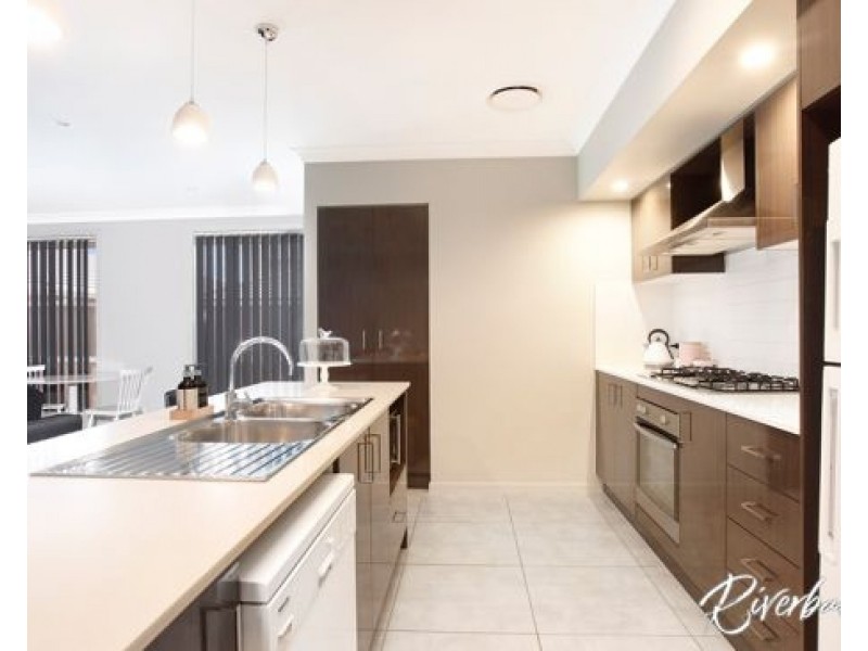 3 Hitchens Street, Middleton Grange NSW 2171