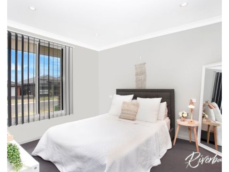 3 Hitchens Street, Middleton Grange NSW 2171