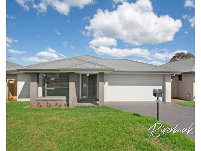 17 Asimus Circuit, Elderslie NSW 2570
