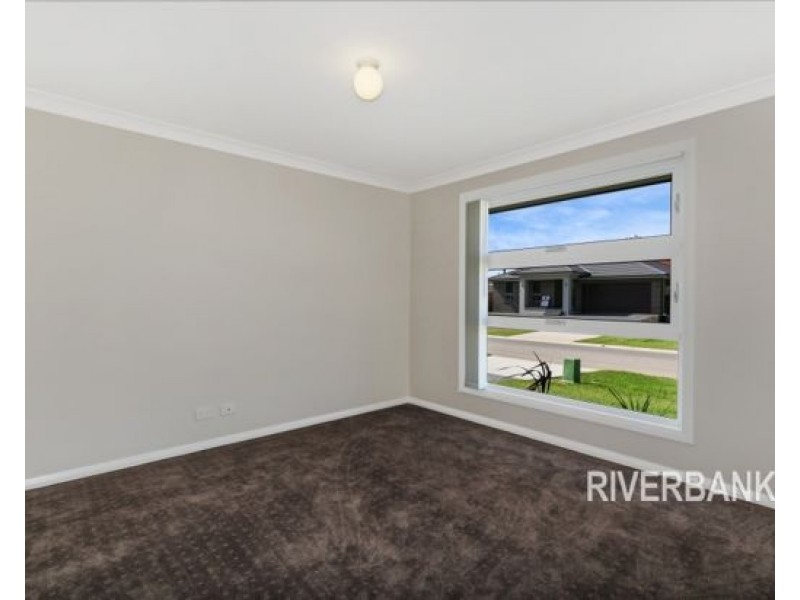 34 Kingsbury Road, Edmondson Park NSW 2174