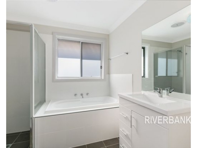 34 Kingsbury Road, Edmondson Park NSW 2174