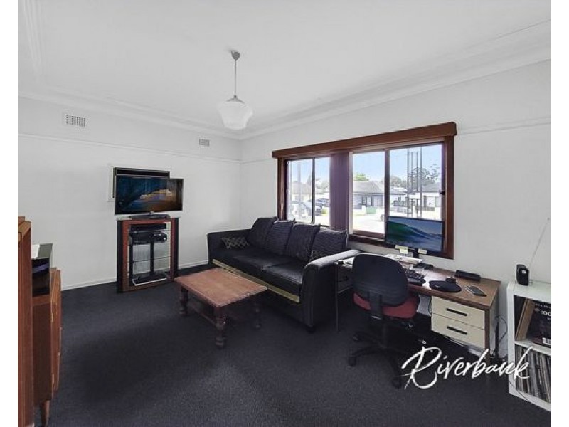 8 Leach Road, Guildford NSW 2161