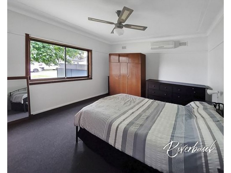 8 Leach Road, Guildford NSW 2161