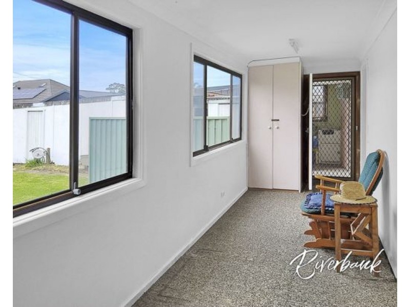 8 Leach Road, Guildford NSW 2161