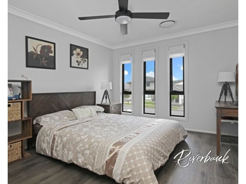 1 Guillemont Road, Edmondson Park NSW 2174