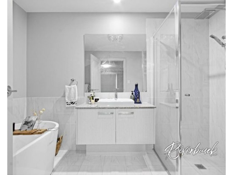 1 Guillemont Road, Edmondson Park NSW 2174