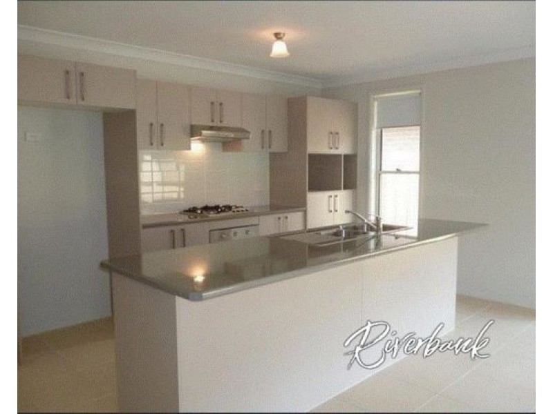 5 Sandstone Avenue, Glenmore Park NSW 2745