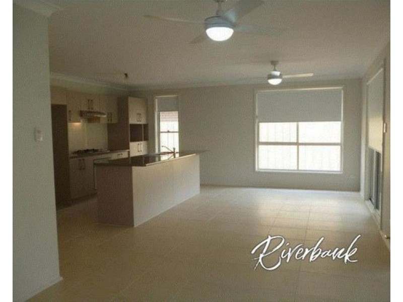 5 Sandstone Avenue, Glenmore Park NSW 2745