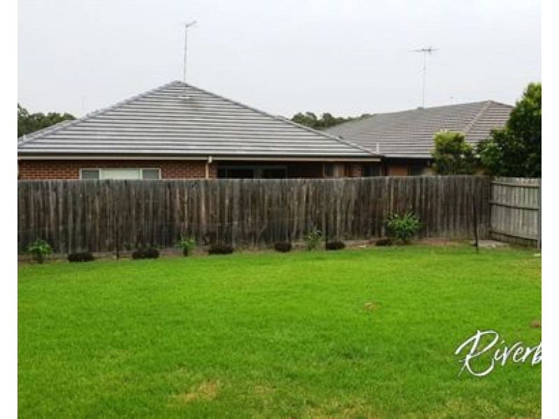 5 Sandstone Avenue, Glenmore Park NSW 2745