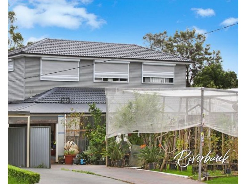 4 Hall Place, Guildford NSW 2161